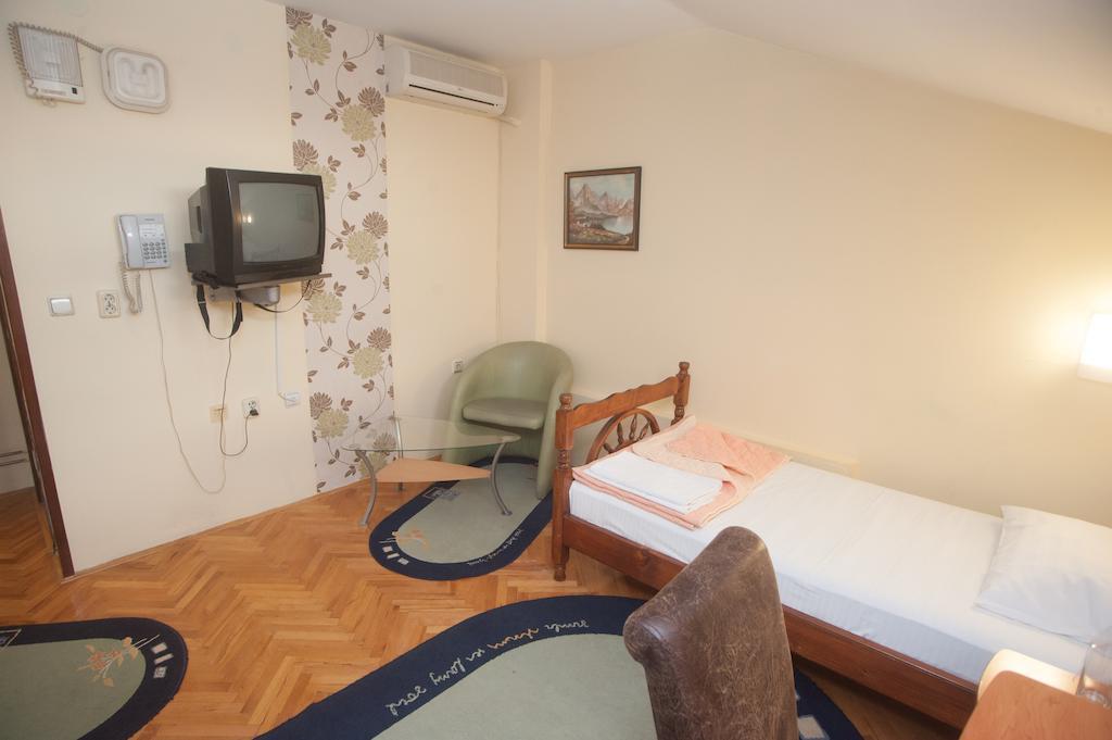 Hotel Extra Lion Md Ni Szoba fotó