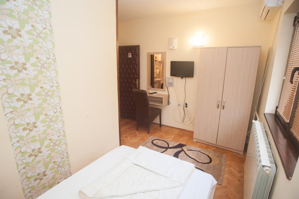 Hotel Extra Lion Md Ni Szoba fotó