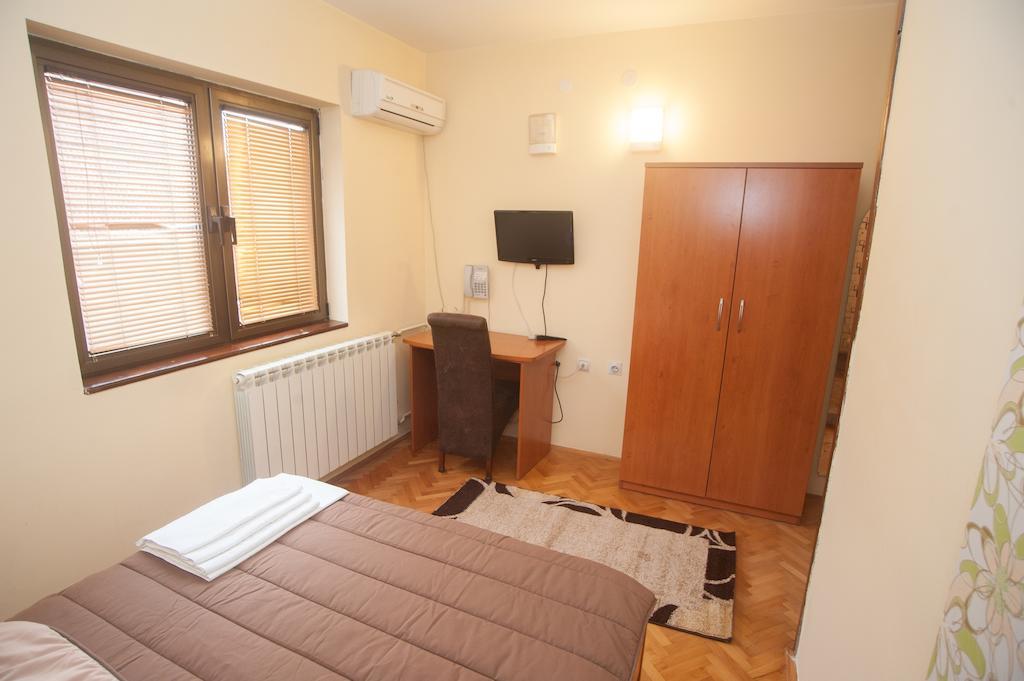 Hotel Extra Lion Md Ni Szoba fotó