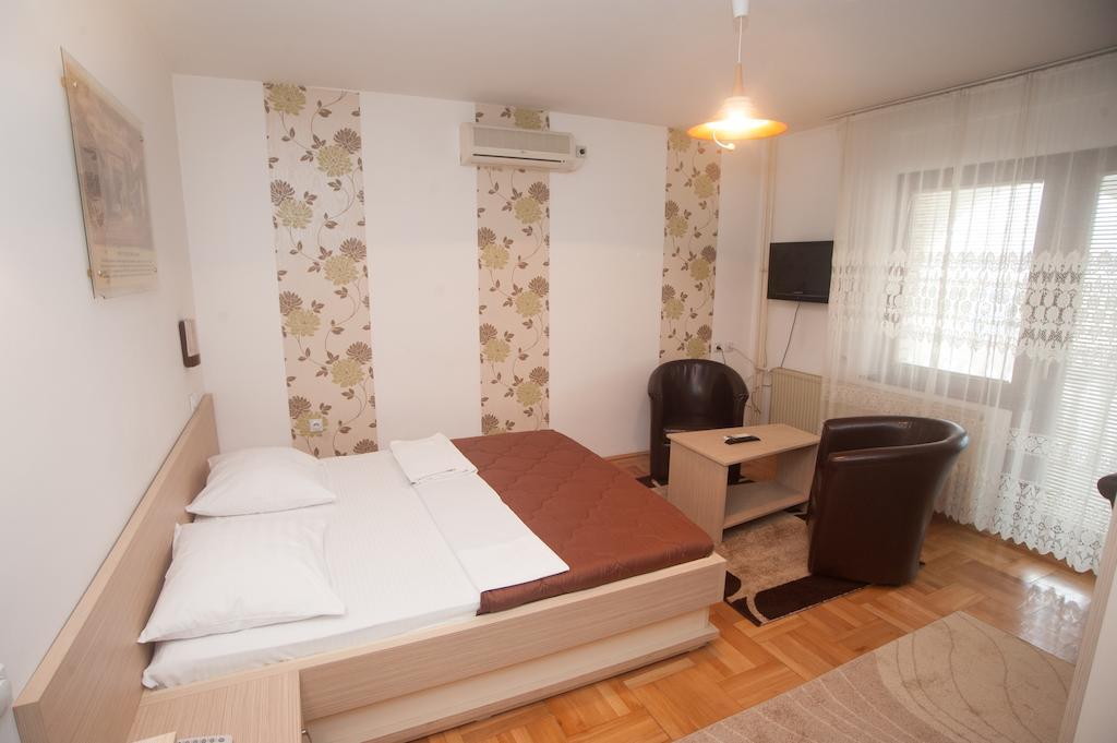 Hotel Extra Lion Md Ni Szoba fotó