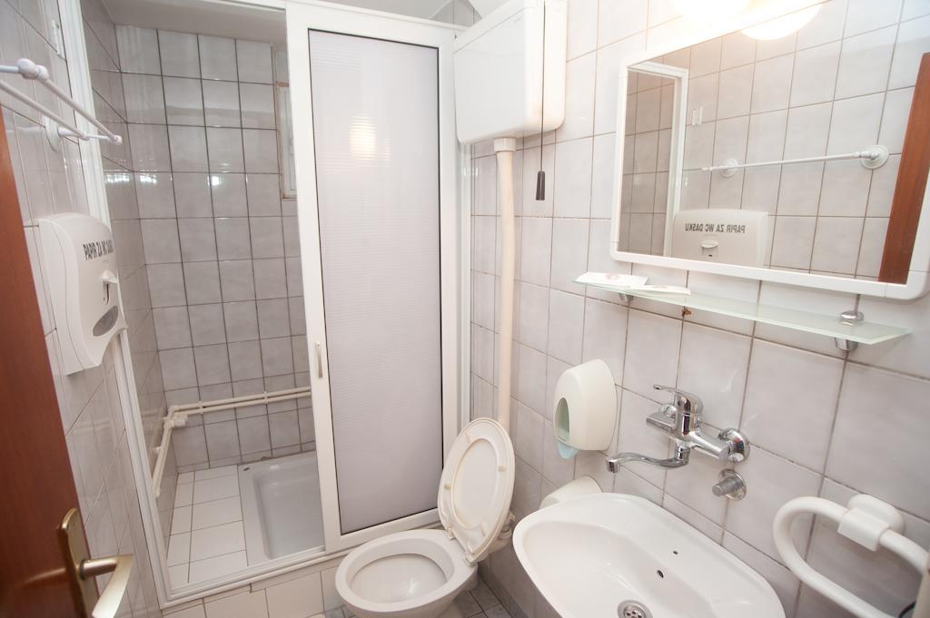 Hotel Extra Lion Md Ni Szoba fotó