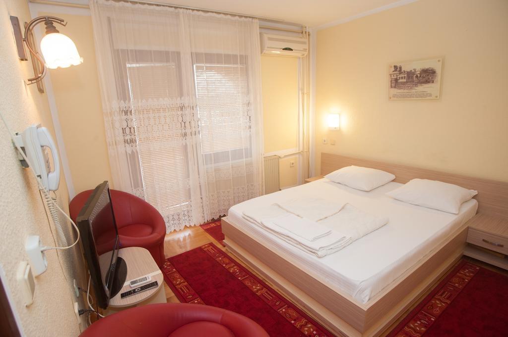 Hotel Extra Lion Md Ni Szoba fotó